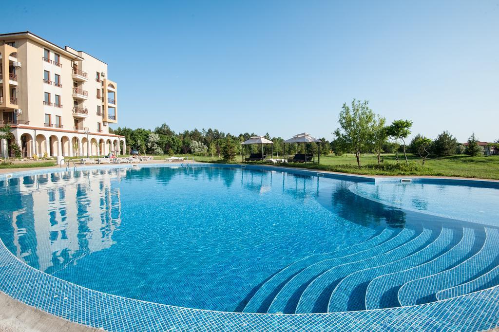 Lighthouse Golf Apart Complex&Villas 巴尔奇克 外观 照片