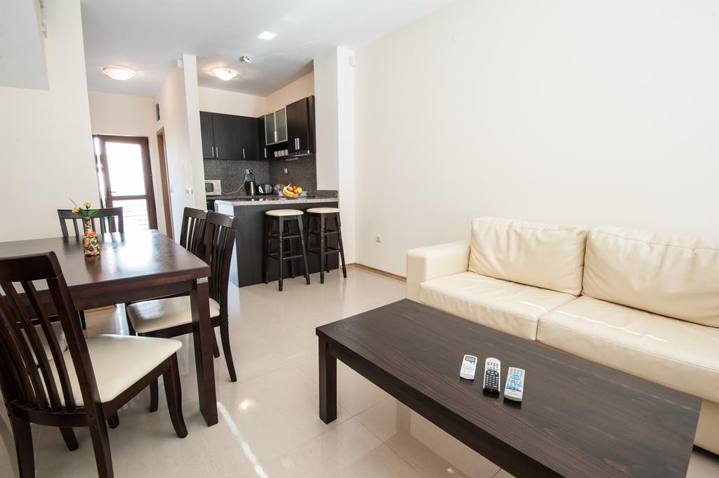 Lighthouse Golf Apart Complex&Villas 巴尔奇克 外观 照片